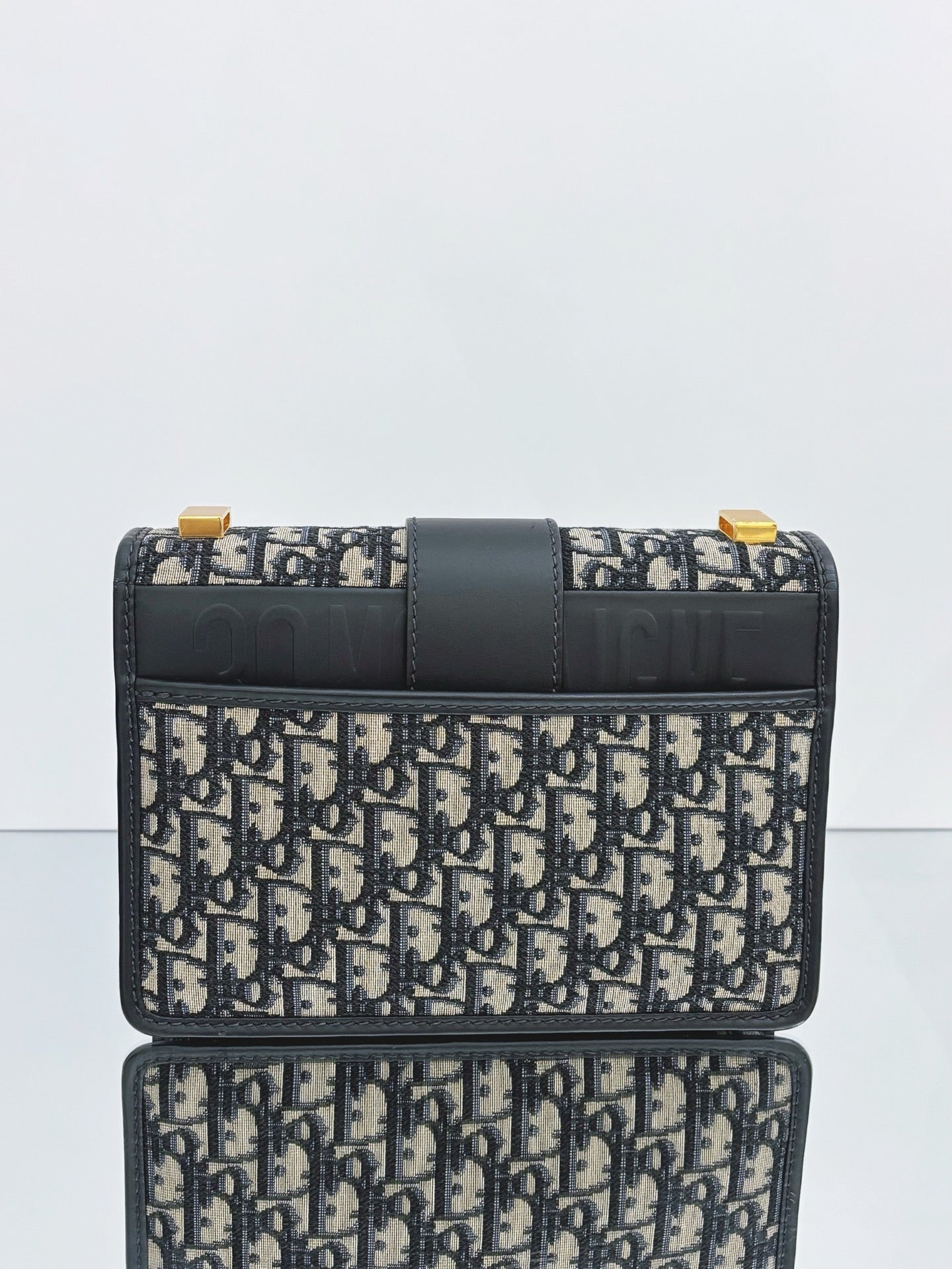 Dior - Montaigne 30 - Embroidered Oblique Canvas with Leather Trim - Beige and Navy with Gold-Tone Hardware - (Medium)