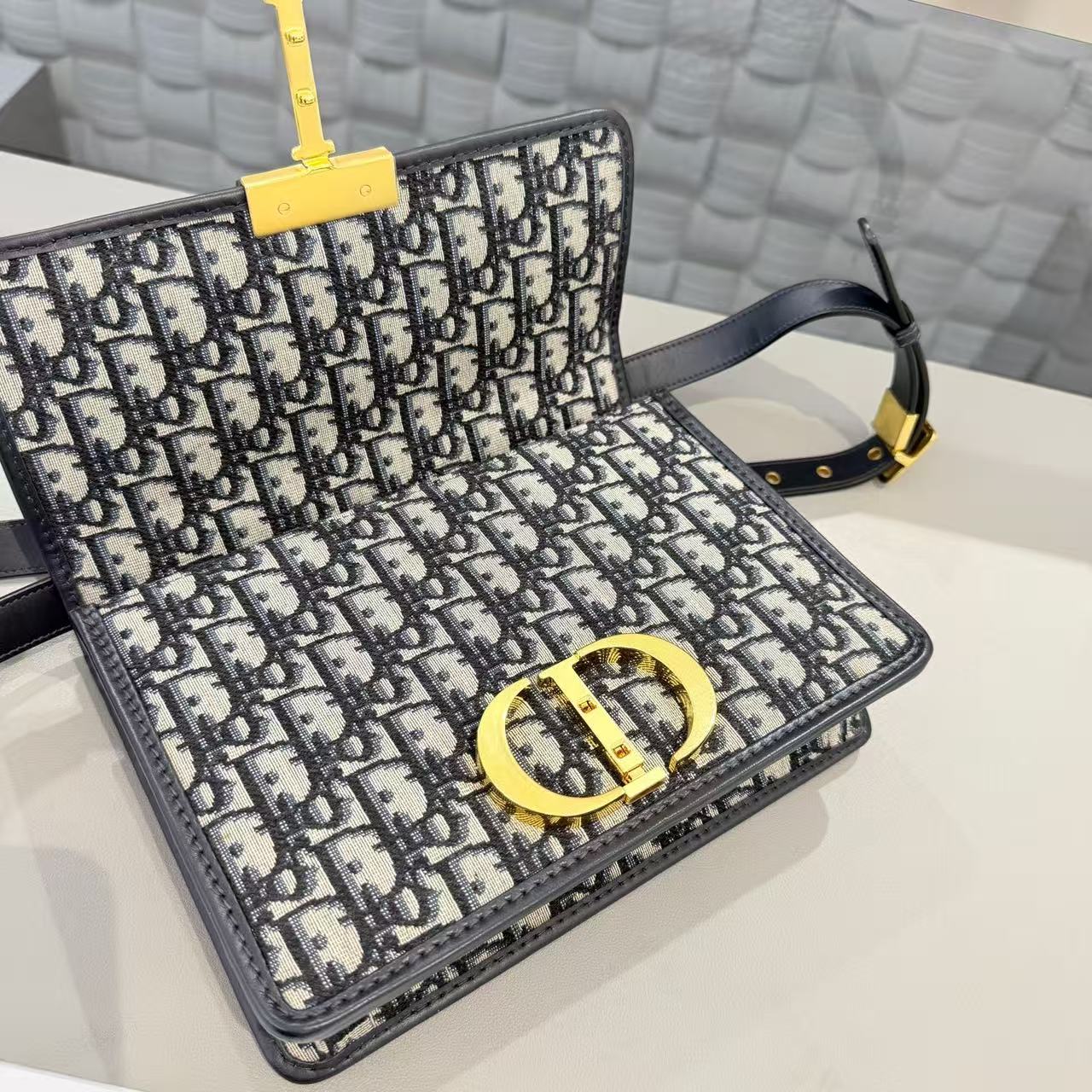Dior - Montaigne 30 Flap Bag - Jacquard canvas with leather trim - Blue - (medium)