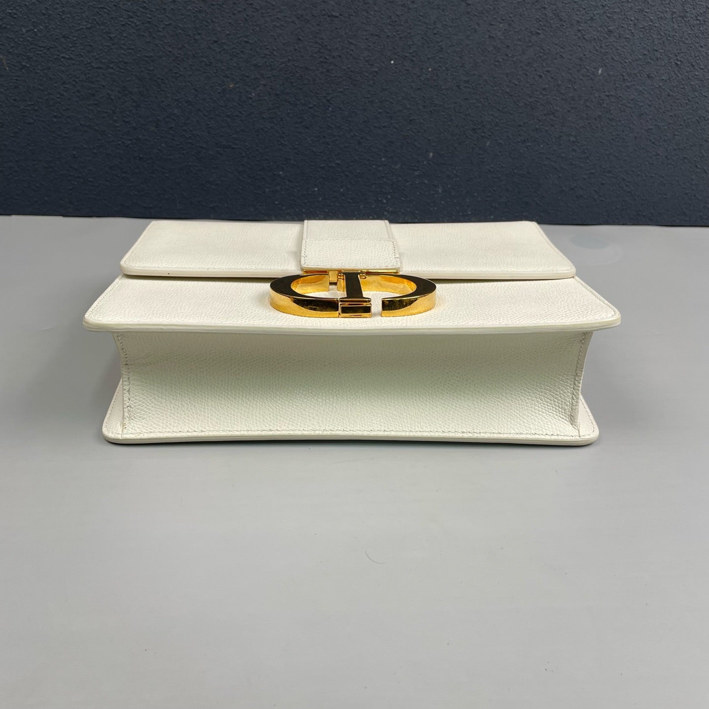 Dior - Montaigne 30 - Grained leather - White with Gold-Tone Hardware - (medium)