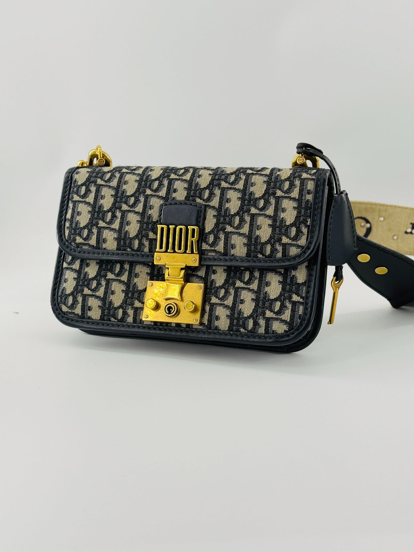 Dior - Montaigne Messenger Bag - Oblique canvas with leather trim - Beige and Navy with Gold-Tone Hardware - (small)