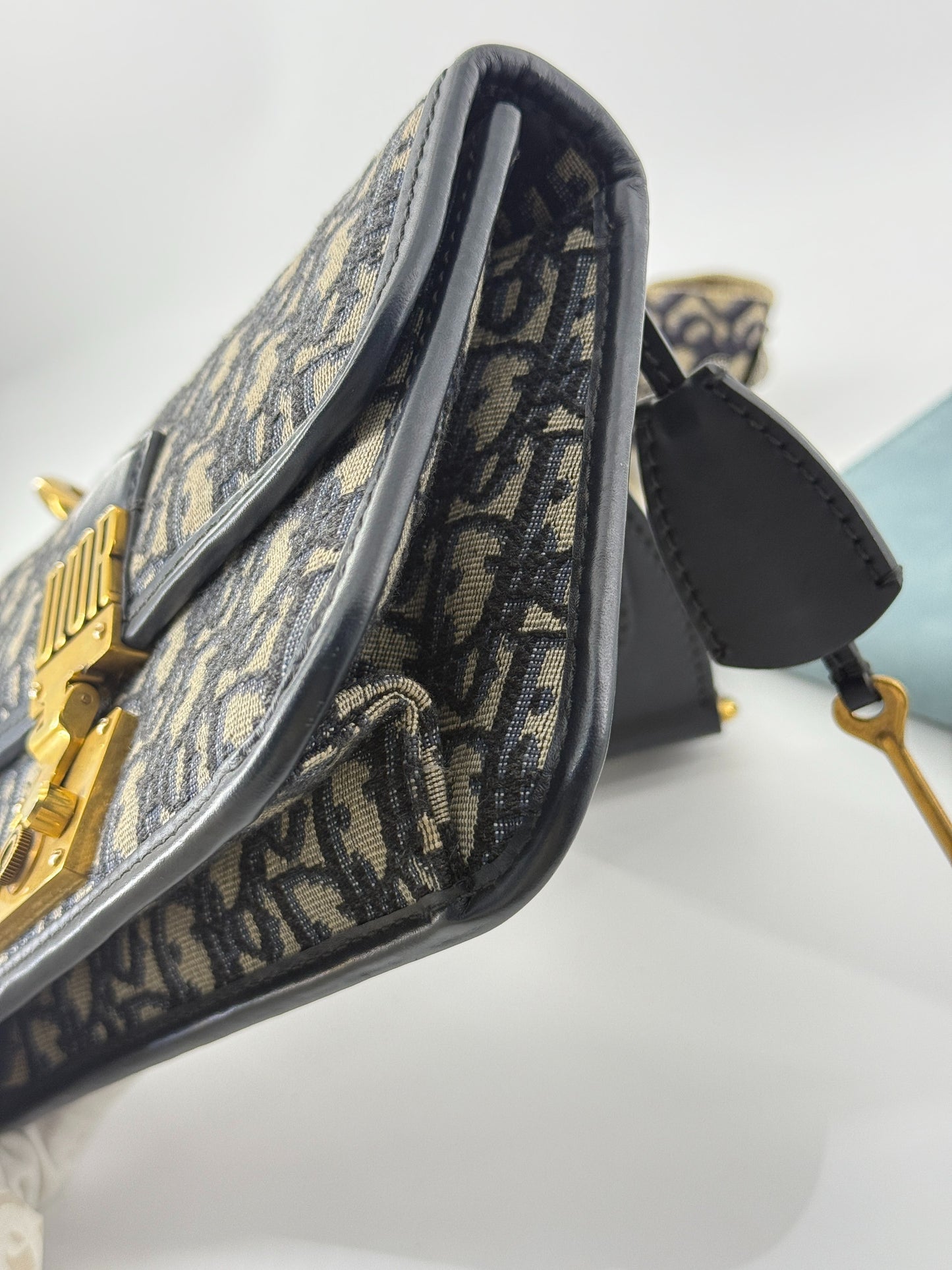 Dior - Montaigne Messenger Bag - Oblique canvas with leather trim - Beige and Navy with Gold-Tone Hardware - (small)