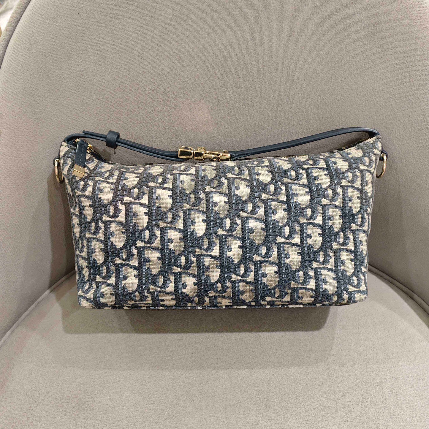Dior - Oblique Embroidery Lunchbox Bag - Embroidered canvas with leather trim - Navy and Beige with Gold-Tone Hardware - (Mini)