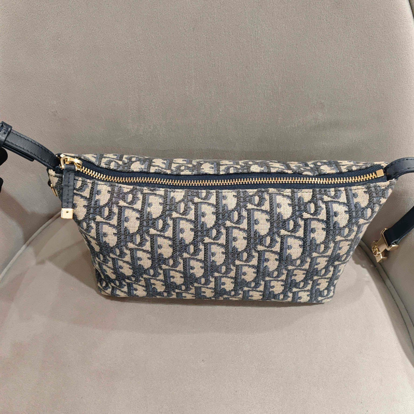 Dior - Oblique Embroidery Lunchbox Bag - Embroidered canvas with leather trim - Navy and Beige with Gold-Tone Hardware - (Mini)