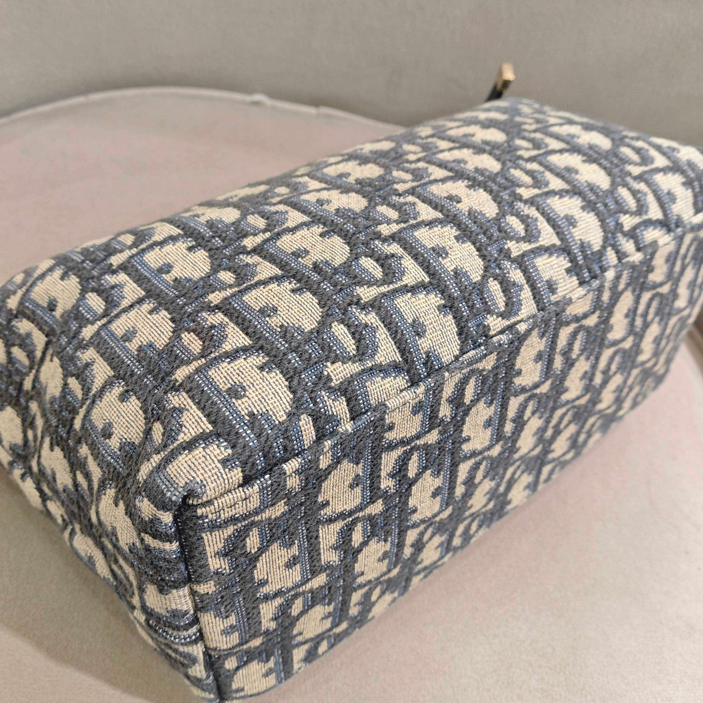 Dior - Oblique Embroidery Lunchbox Bag - Embroidered canvas with leather trim - Navy and Beige with Gold-Tone Hardware - (Mini)