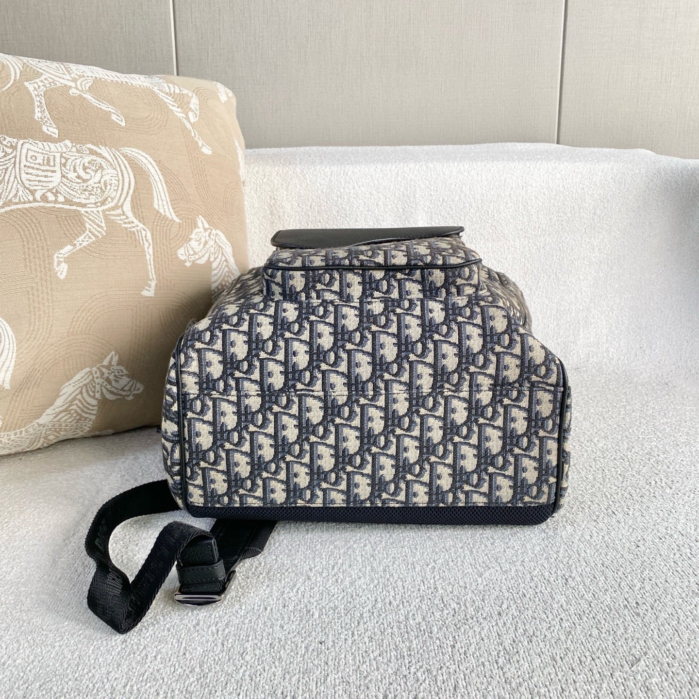 Dior - Oblique Saddle Backpack - Dior Oblique jacquard canvas with grained leather accents - Navy and Beige with Black accents - (Large)