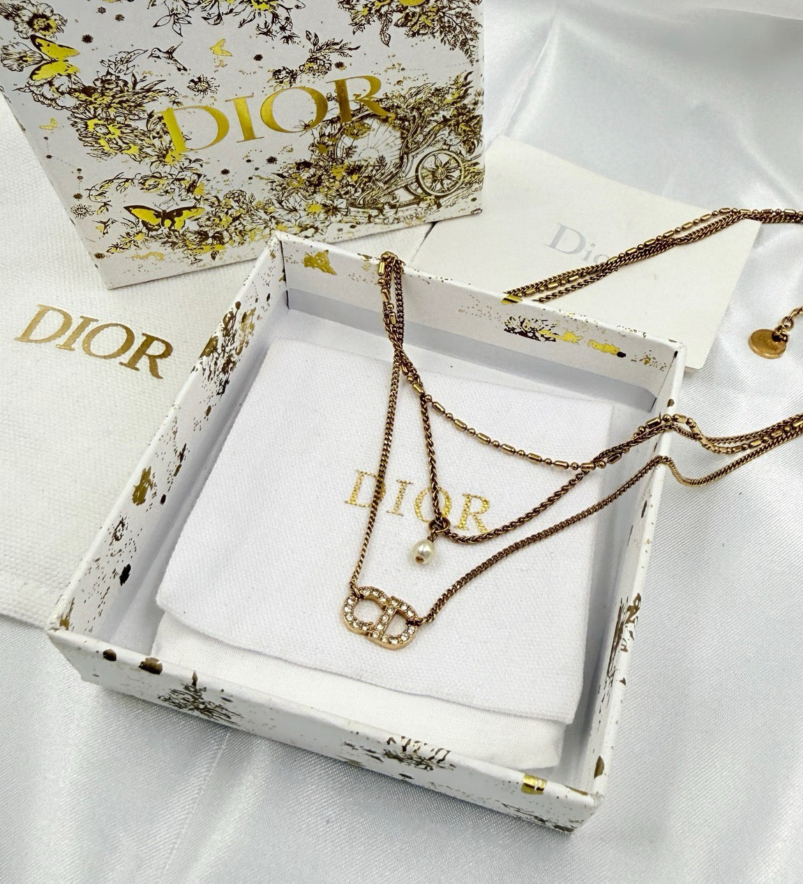 Dior - Other - Gold-tone base metal with crystal embellishment and a pearl-like bead - Gold