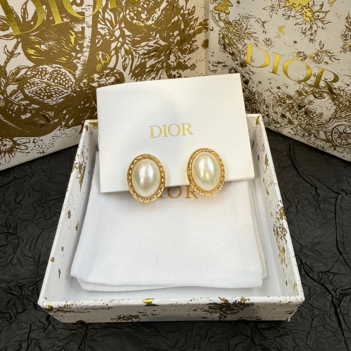 Dior - Other - Gold-tone costume metal with pearl-like cabochons - Gold