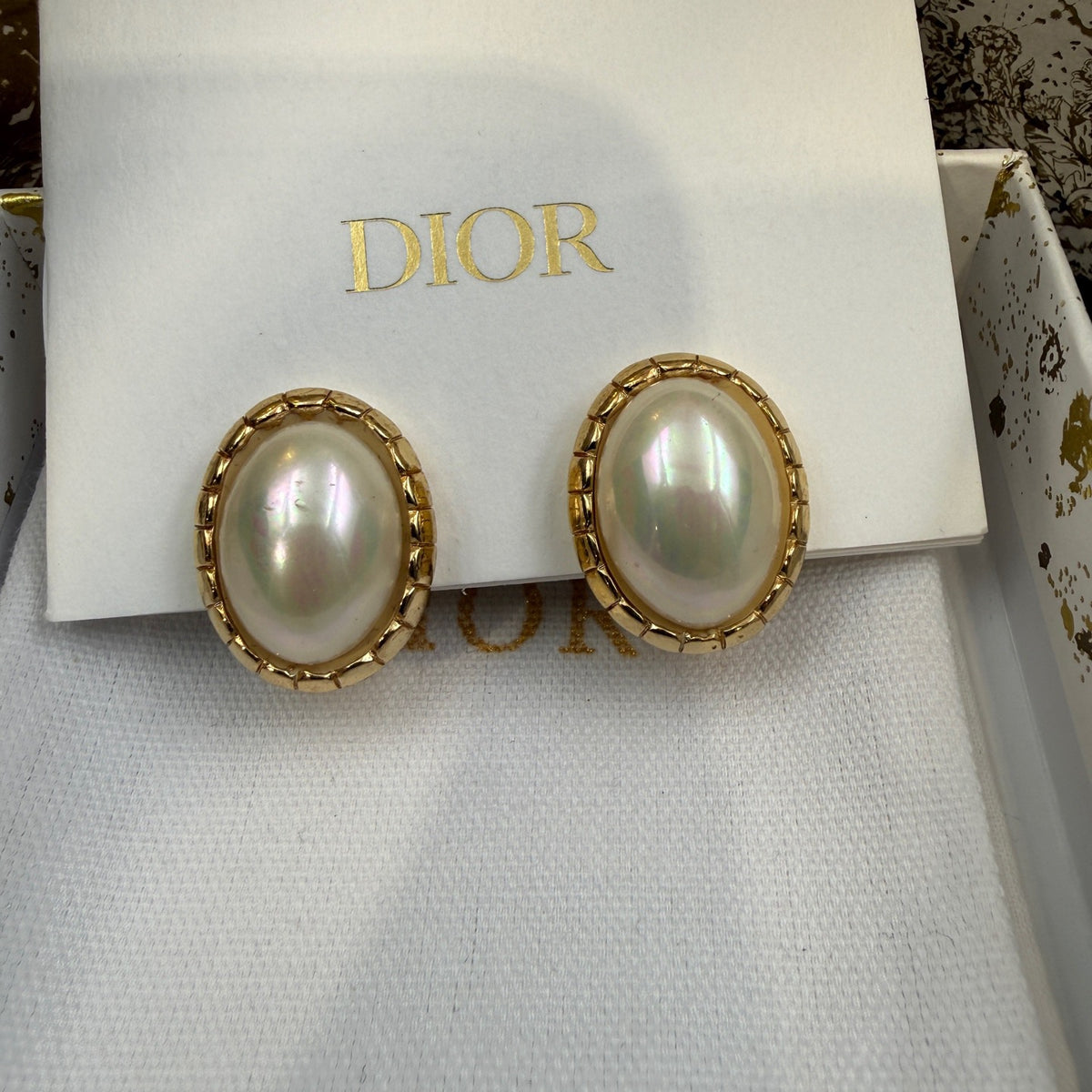 Dior - Other - Gold-tone costume metal with pearl-like cabochons - Gold