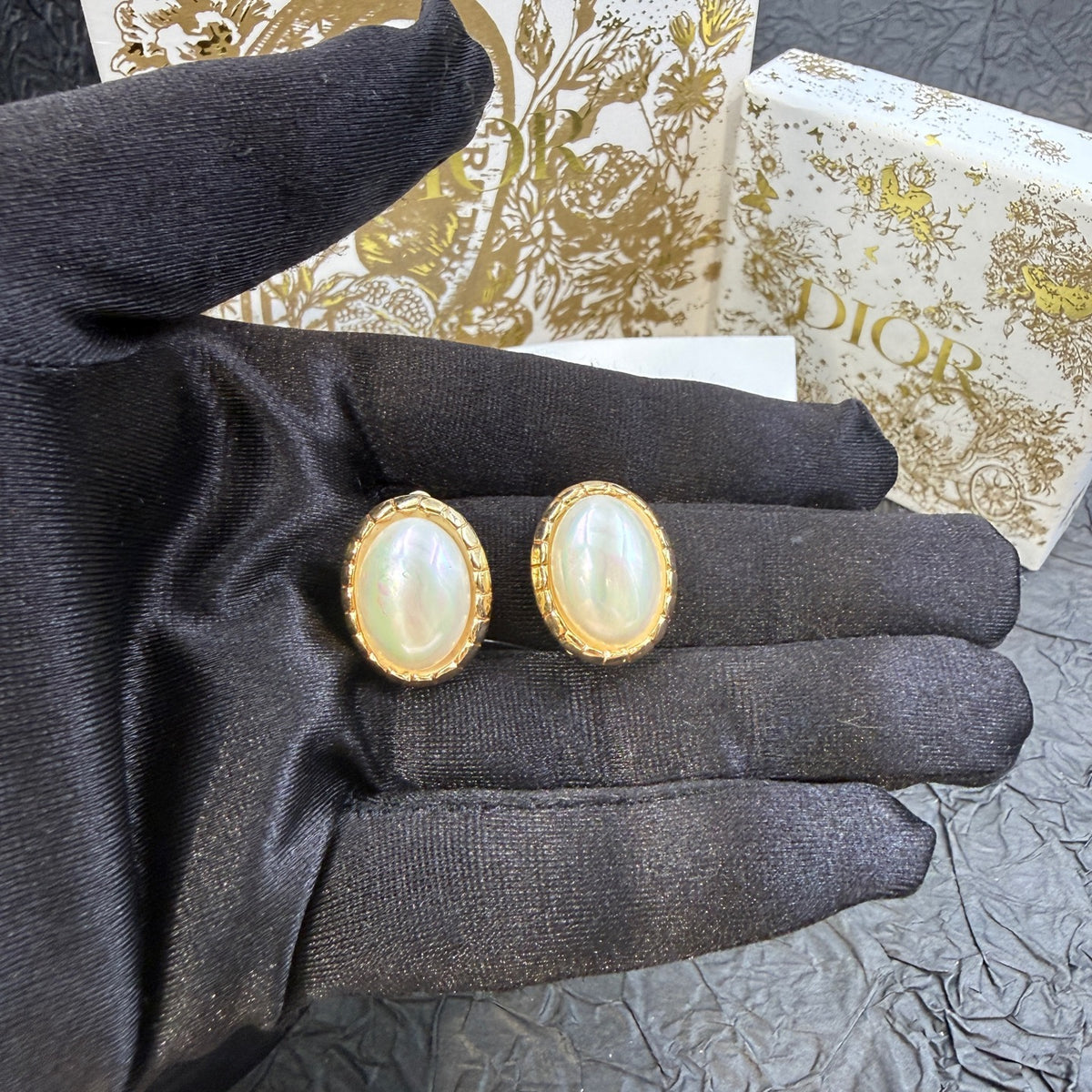 Dior - Other - Gold-tone costume metal with pearl-like cabochons - Gold