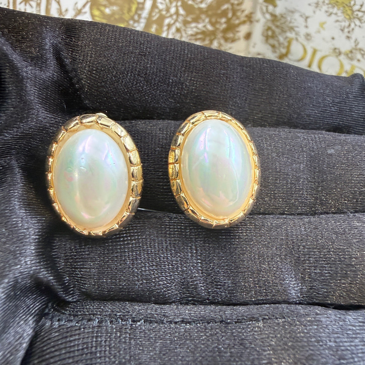 Dior - Other - Gold-tone costume metal with pearl-like cabochons - Gold
