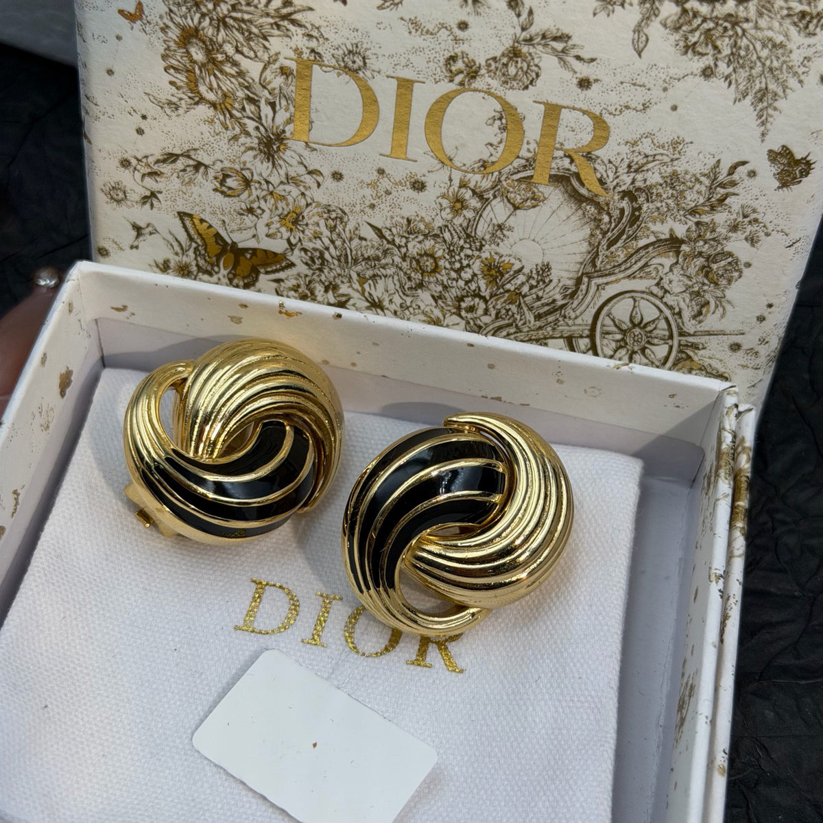 Dior - Other - Gold-tone metal with black enamel - Multicolour