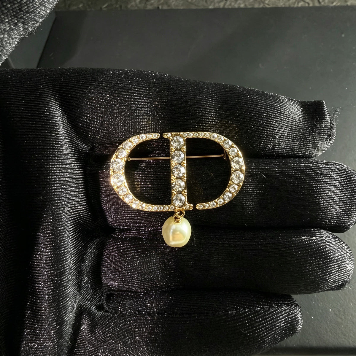 Dior - Other - Gold-tone metal with clear crystal embellishments and a pearl drop - Gold