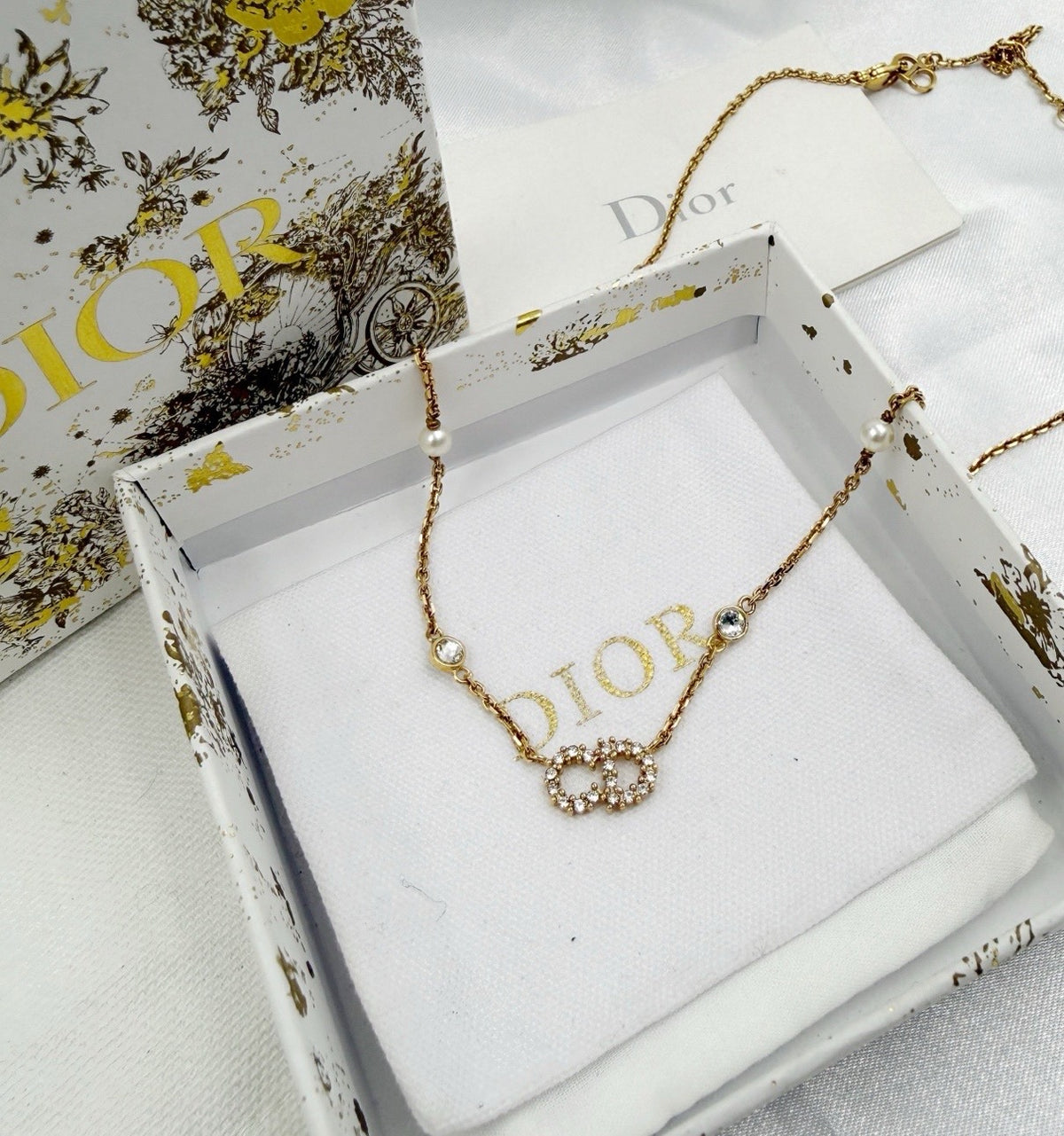 Dior - Other - Gold-tone metal with crystal accents and pearl details - Gold