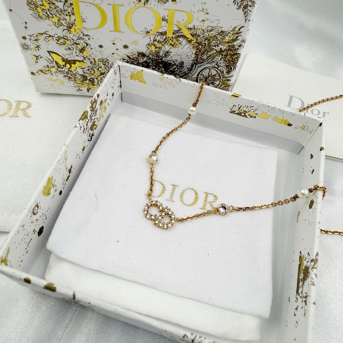 Dior - Other - Gold-tone metal with crystal accents and pearl details - Gold