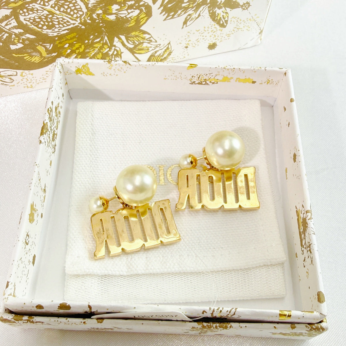 Dior - Other - Gold-tone metal with imitation pearls - Gold