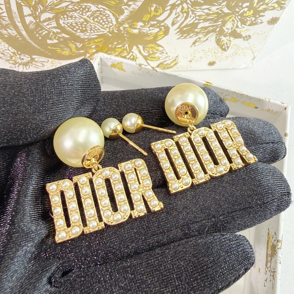 Dior - Other - Gold-tone metal with imitation pearls - Gold