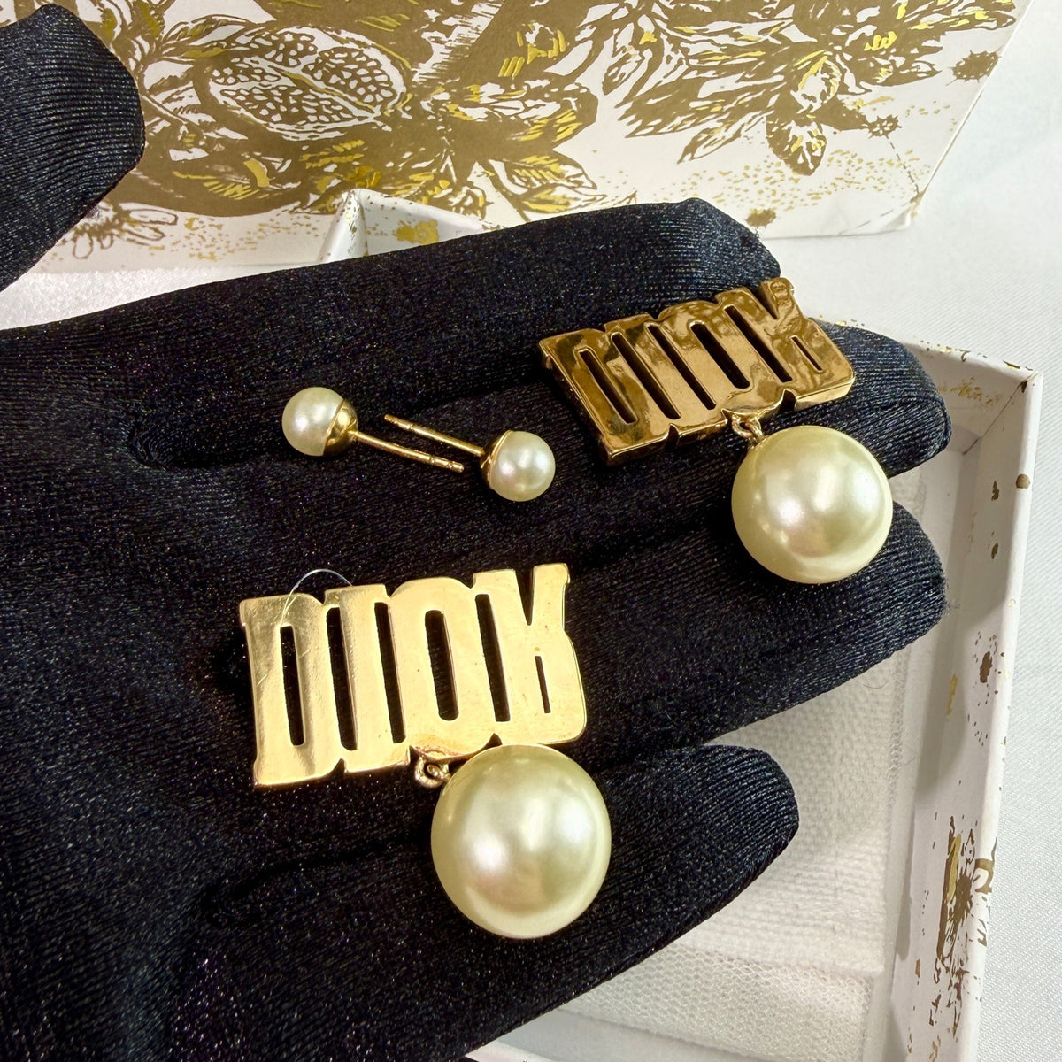 Dior - Other - Gold-tone metal with imitation pearls - Gold