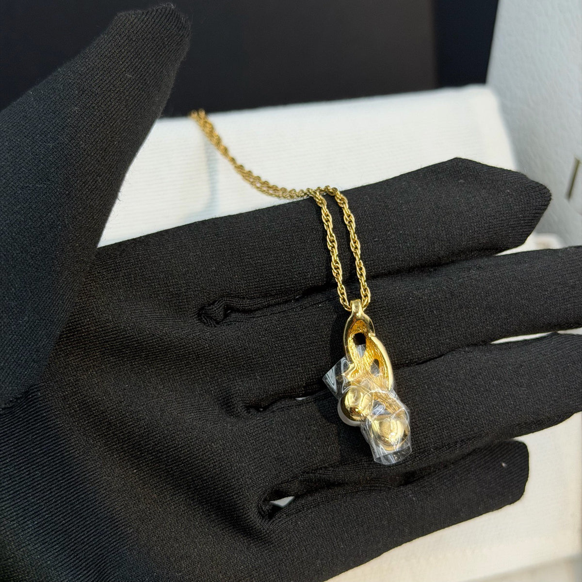 Dior - Other - Gold-tone metal with pearl-like accents; exact composition is unverified. - Gold