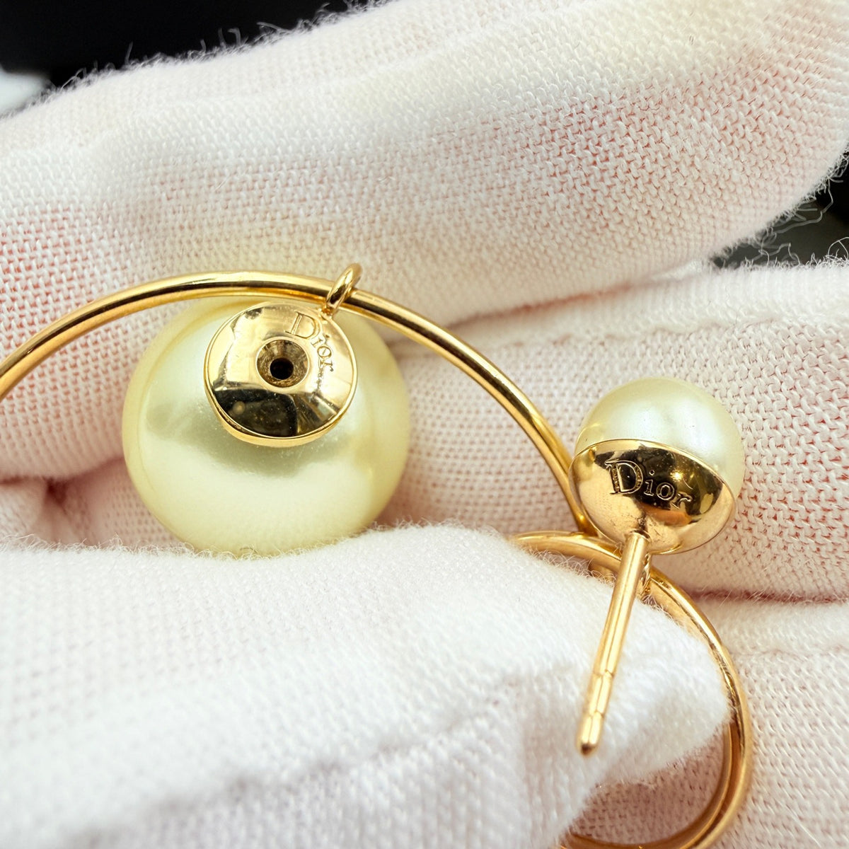 Dior - Other - Gold-tone metal with resin pearls - Multicolour