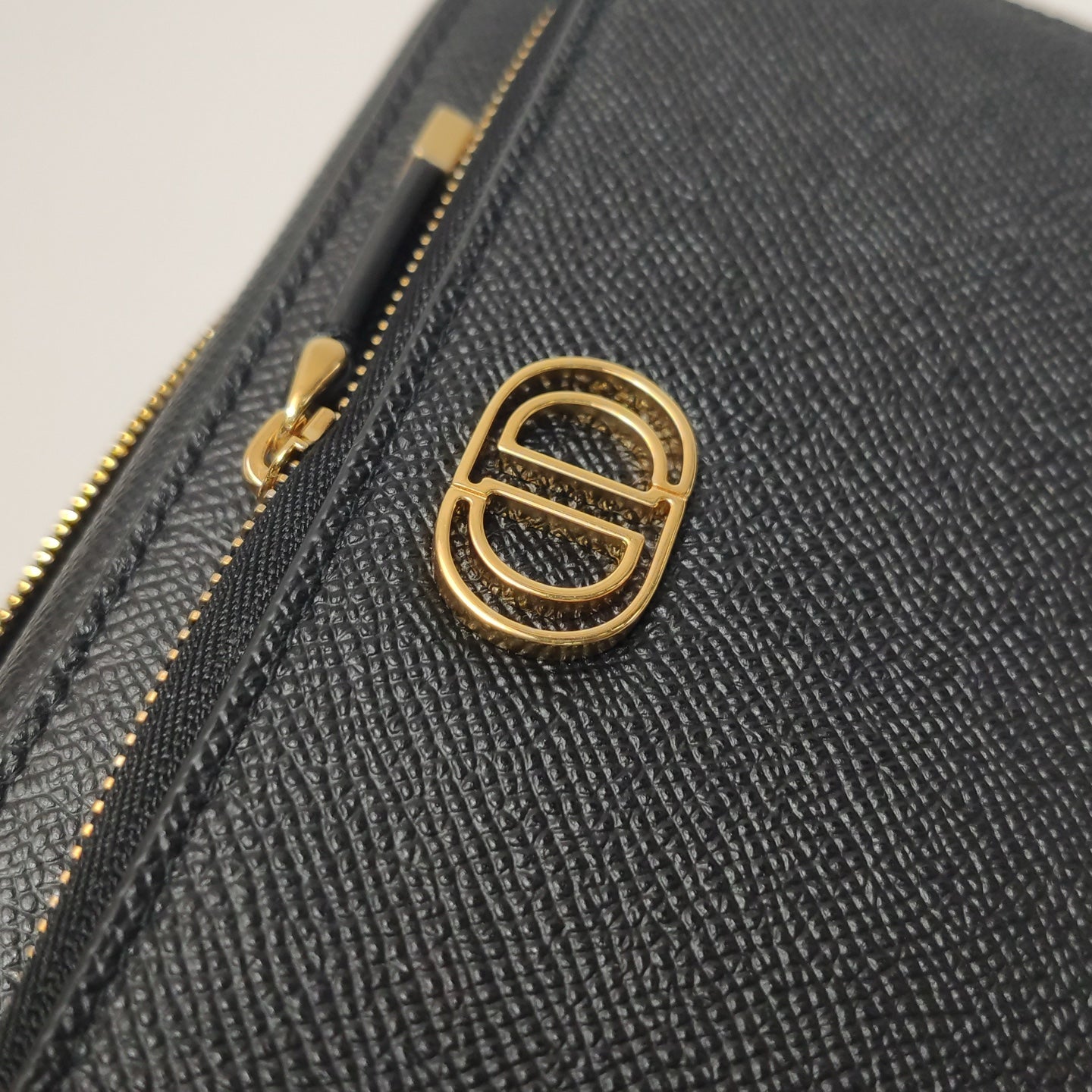 Dior - Other - Leather - Black - (Small)