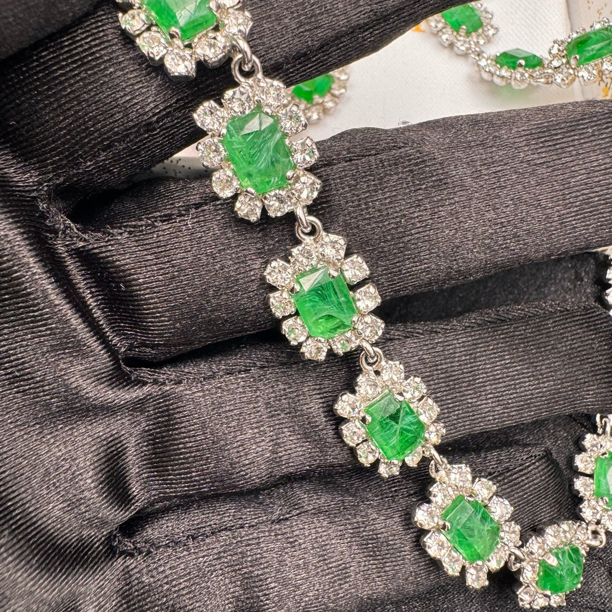 Dior - Other - Metal setting with green and clear faceted embellishments; exact composition is unspecified. - Green - (39 cm + 5 cm extension)
