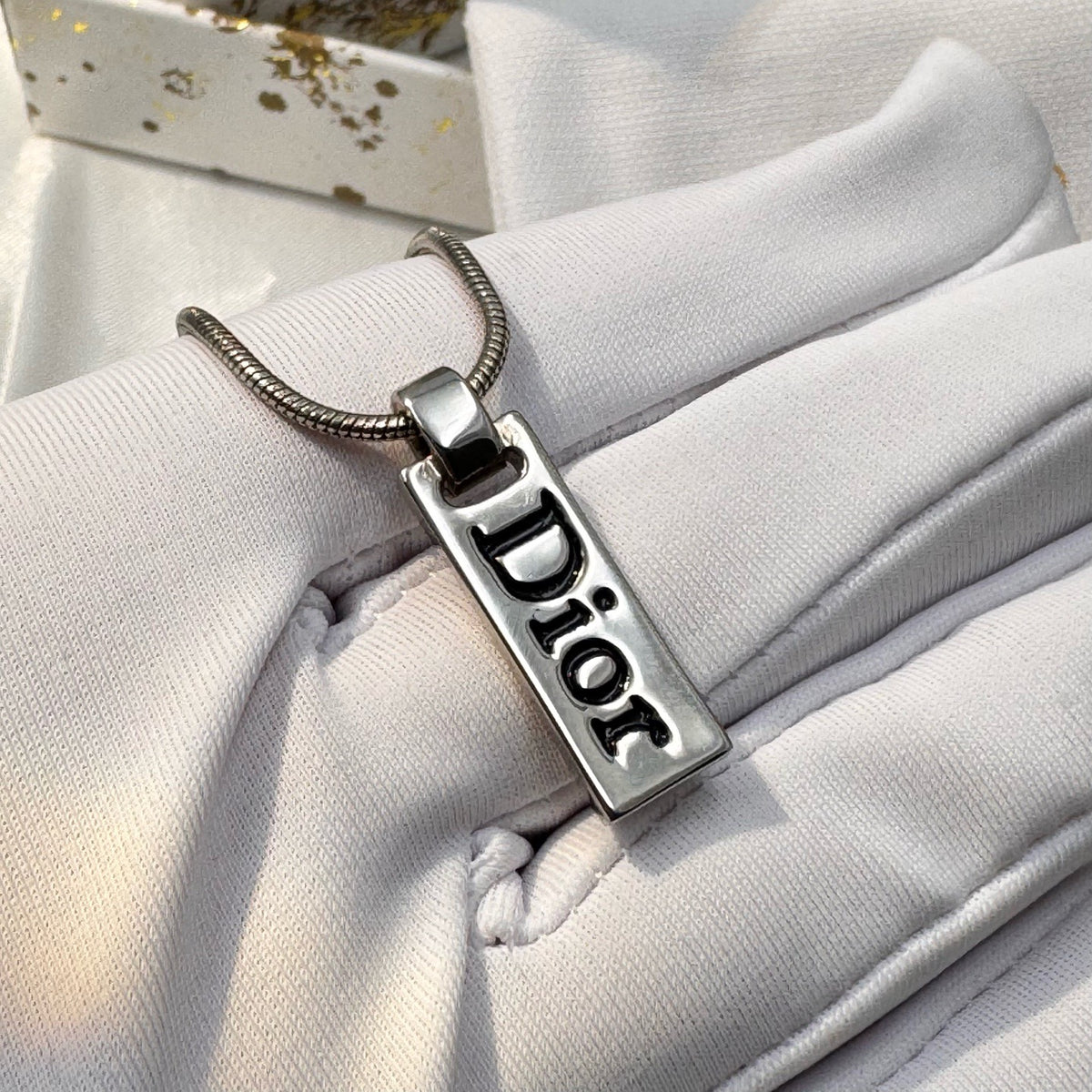 Dior - Other - Silver-tone metal; exact composition is not confirmed. - Silver