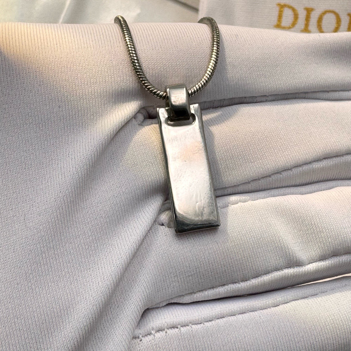 Dior - Other - Silver-tone metal; exact composition is not confirmed. - Silver