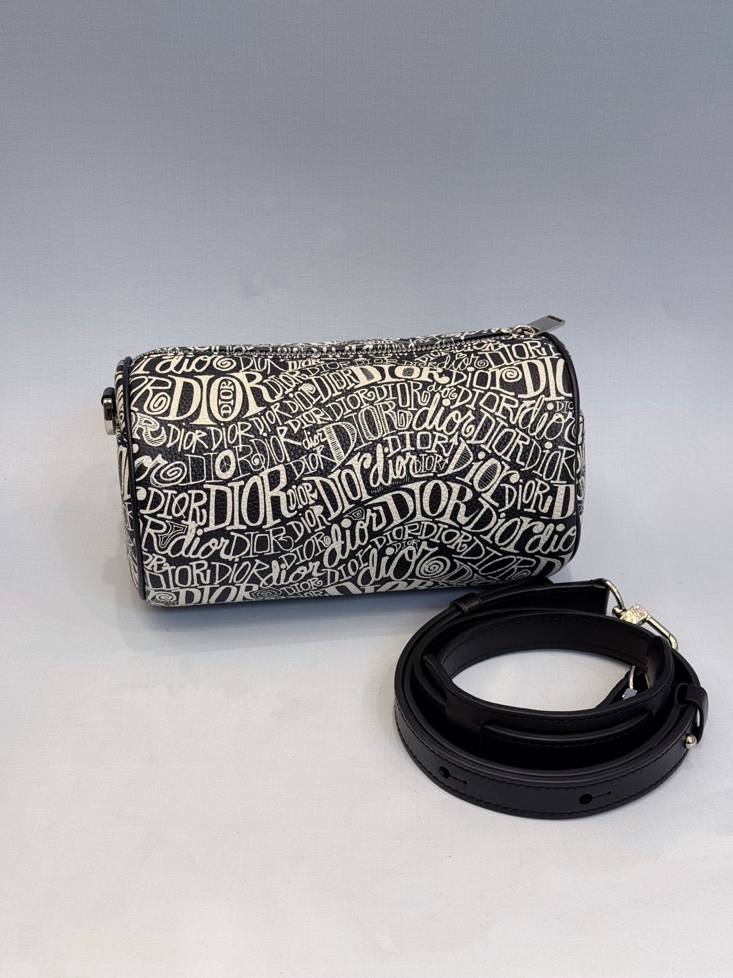 Dior - Roller Barrel Bag Stussy Collaboration - Coated Canvas - Black and White - (mini)
