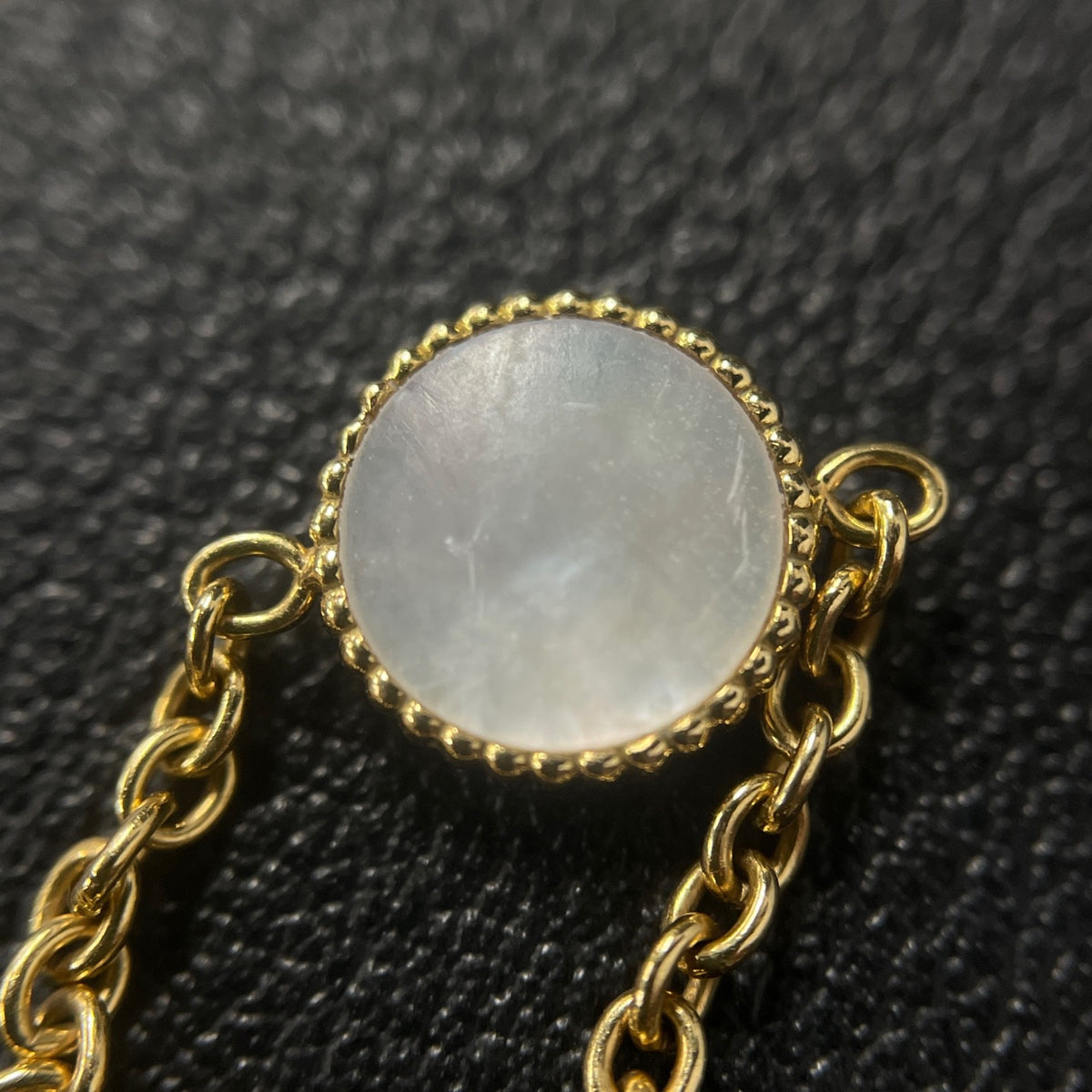 Dior - Rose des Vents - 18K yellow gold, white mother-of-pearl and diamond - Gold - (53)