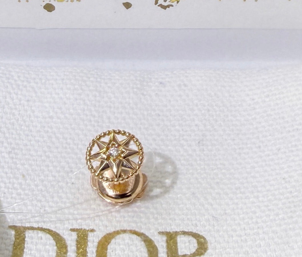 Dior - Rose des Vents Single Earring - 18K yellow gold with a central diamond - Gold