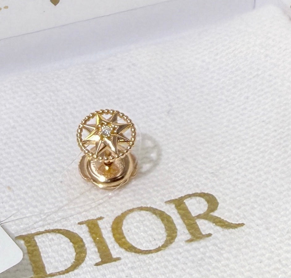 Dior - Rose des Vents Single Earring - 18K yellow gold with a central diamond - Gold