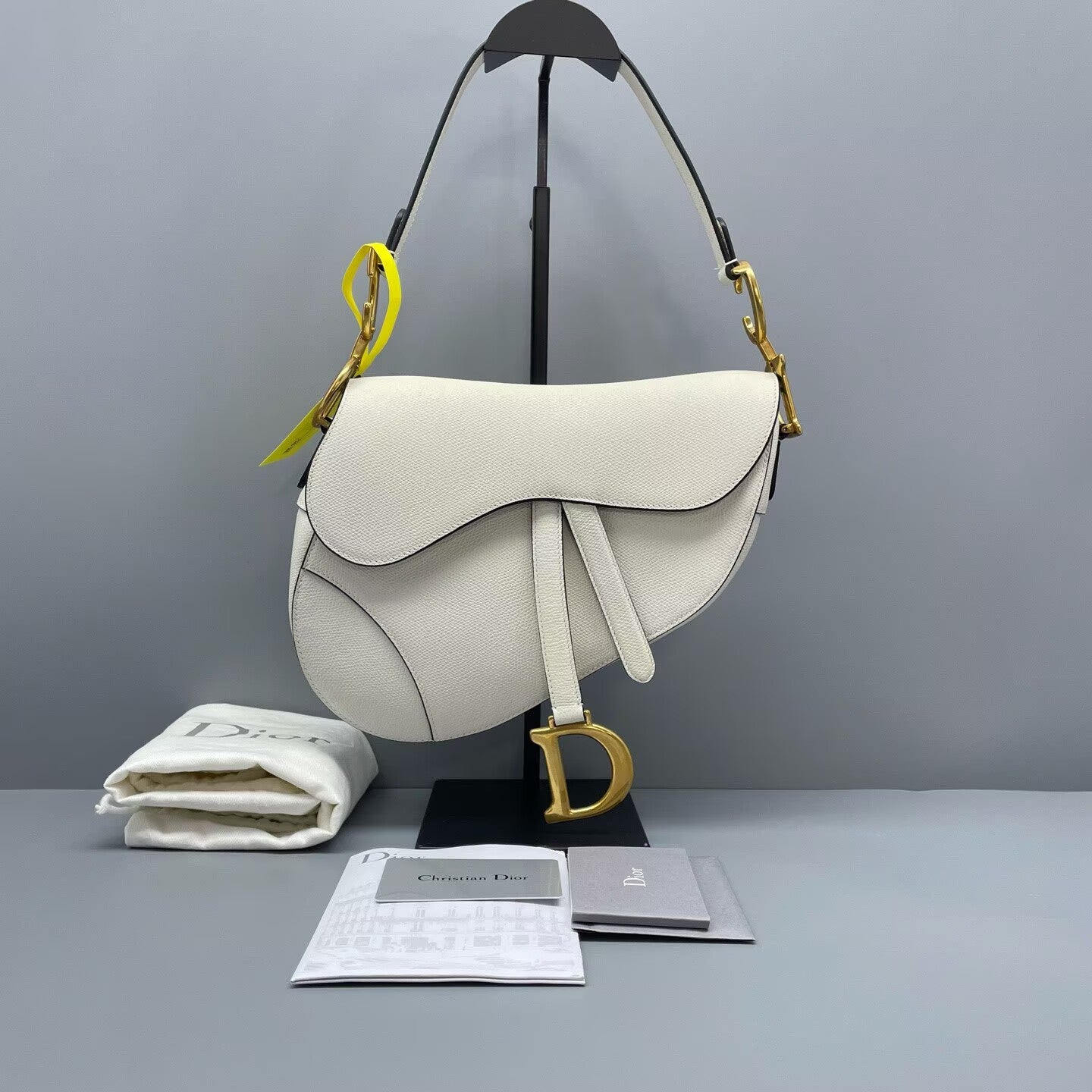 Dior - Saddle Bag - Grained leather - White with Gold-Tone Hardware - (Medium)