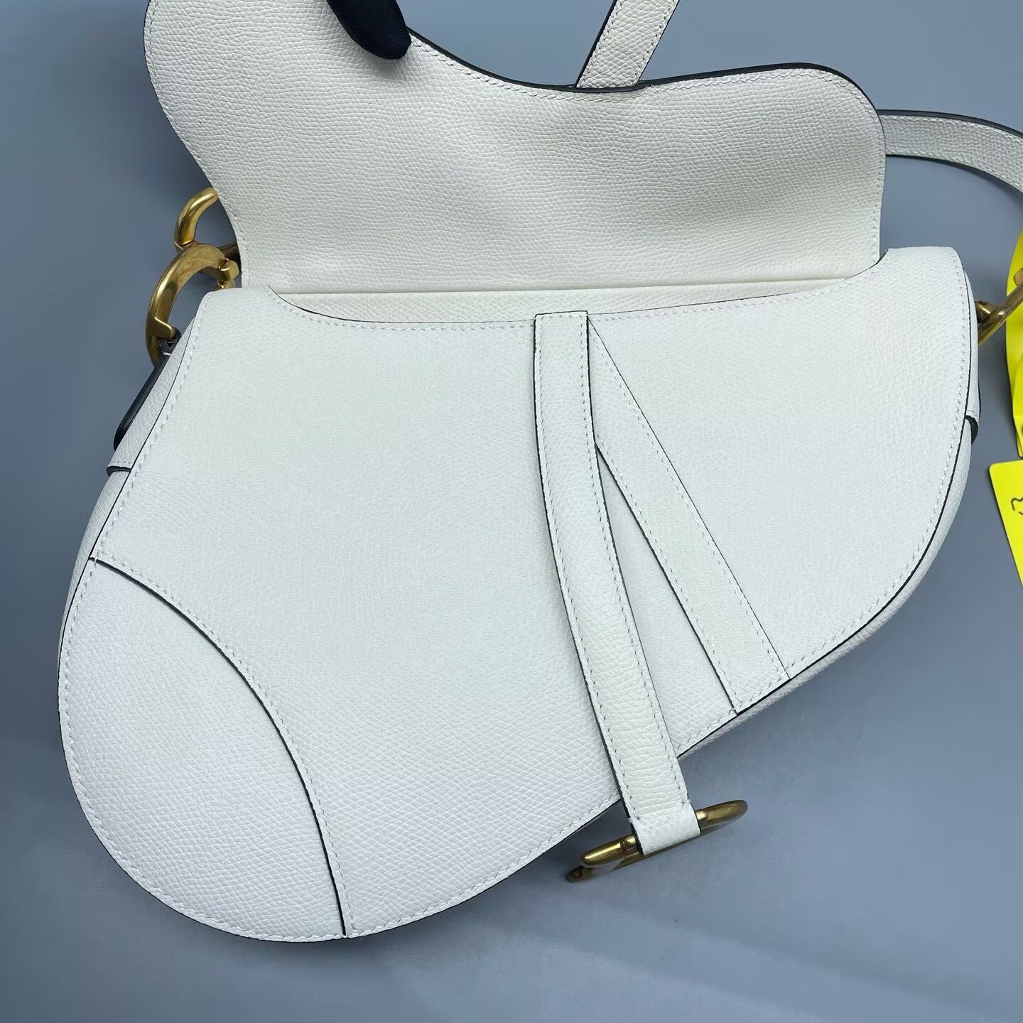 Dior - Saddle Bag - Grained leather - White with Gold-Tone Hardware - (Medium)