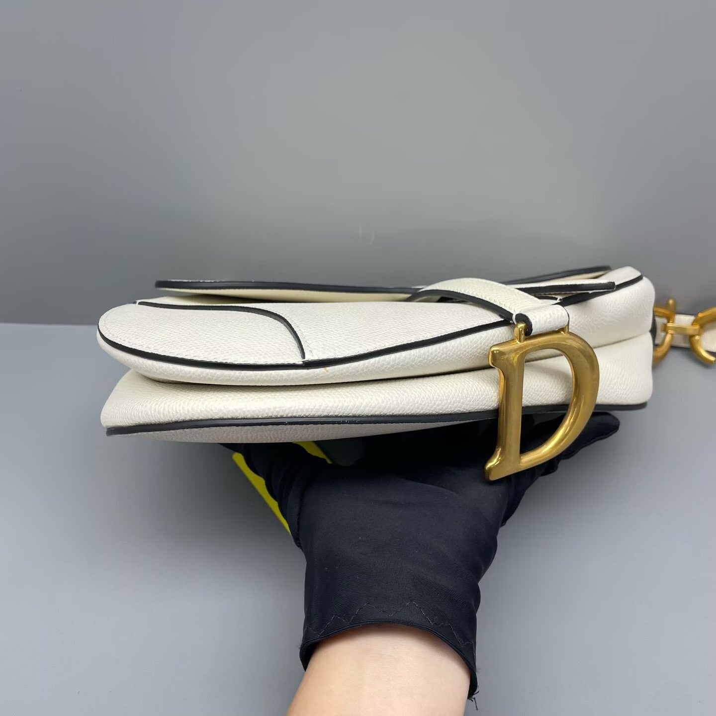 Dior - Saddle Bag - Grained leather - White with Gold-Tone Hardware - (Medium)