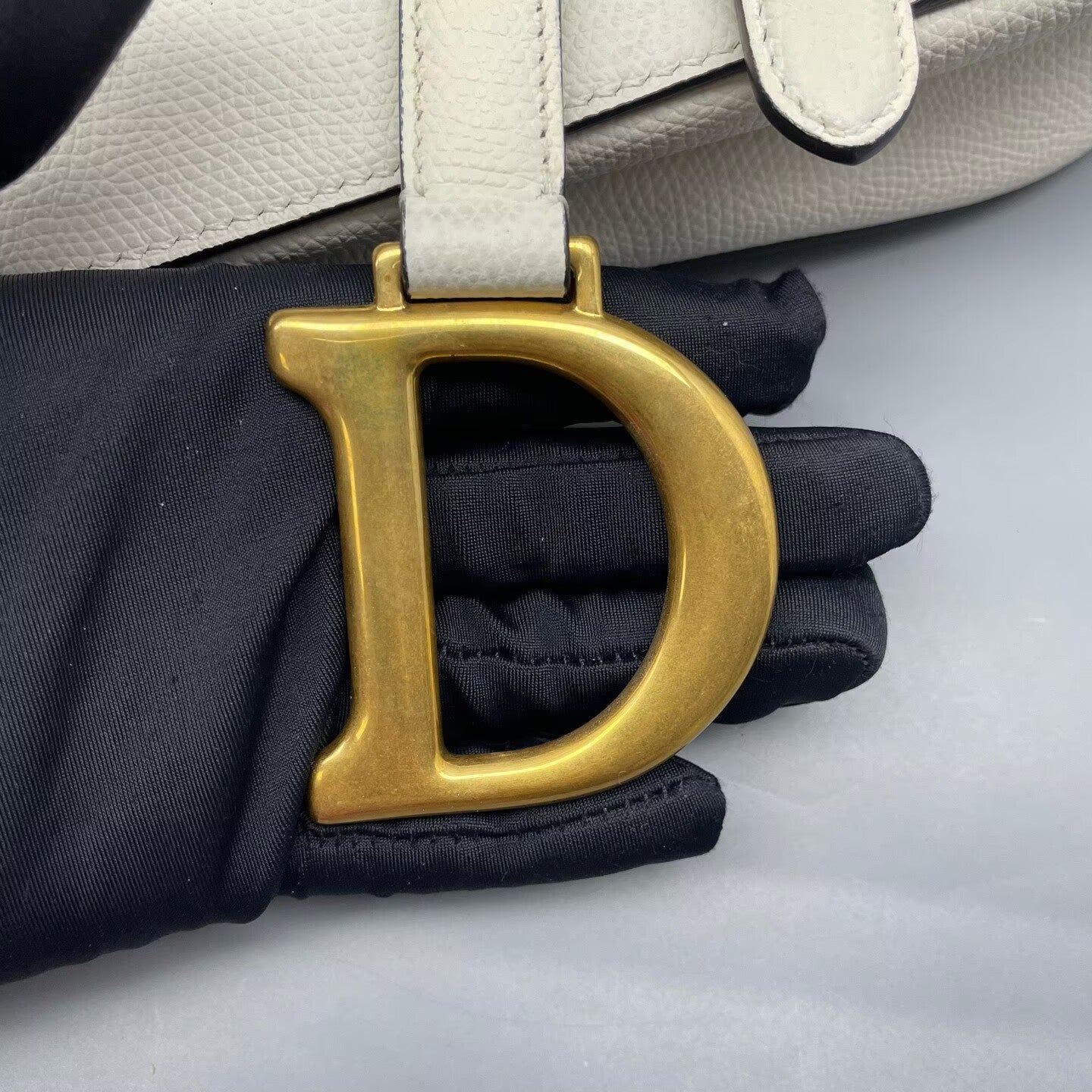 Dior - Saddle Bag - Grained leather - White with Gold-Tone Hardware - (Medium)