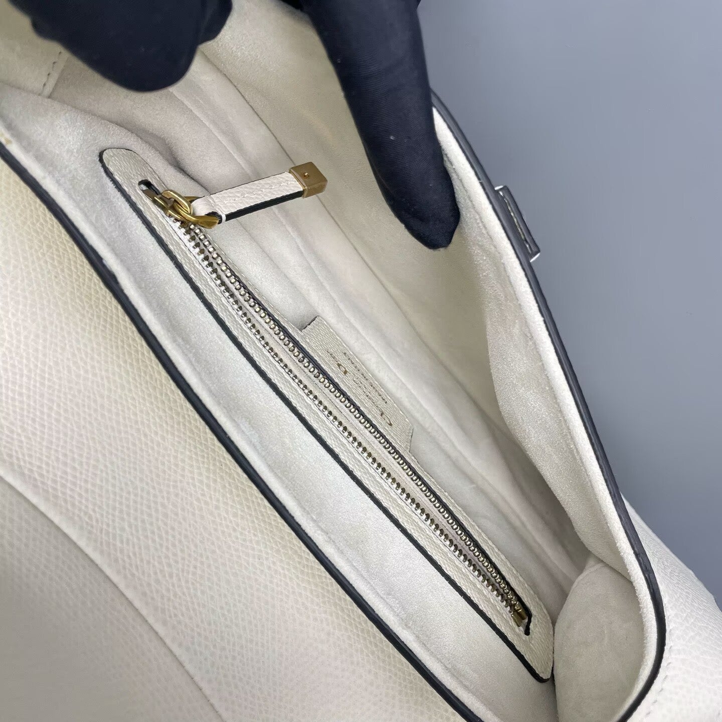 Dior - Saddle Bag - Grained leather - White with Gold-Tone Hardware - (Medium)