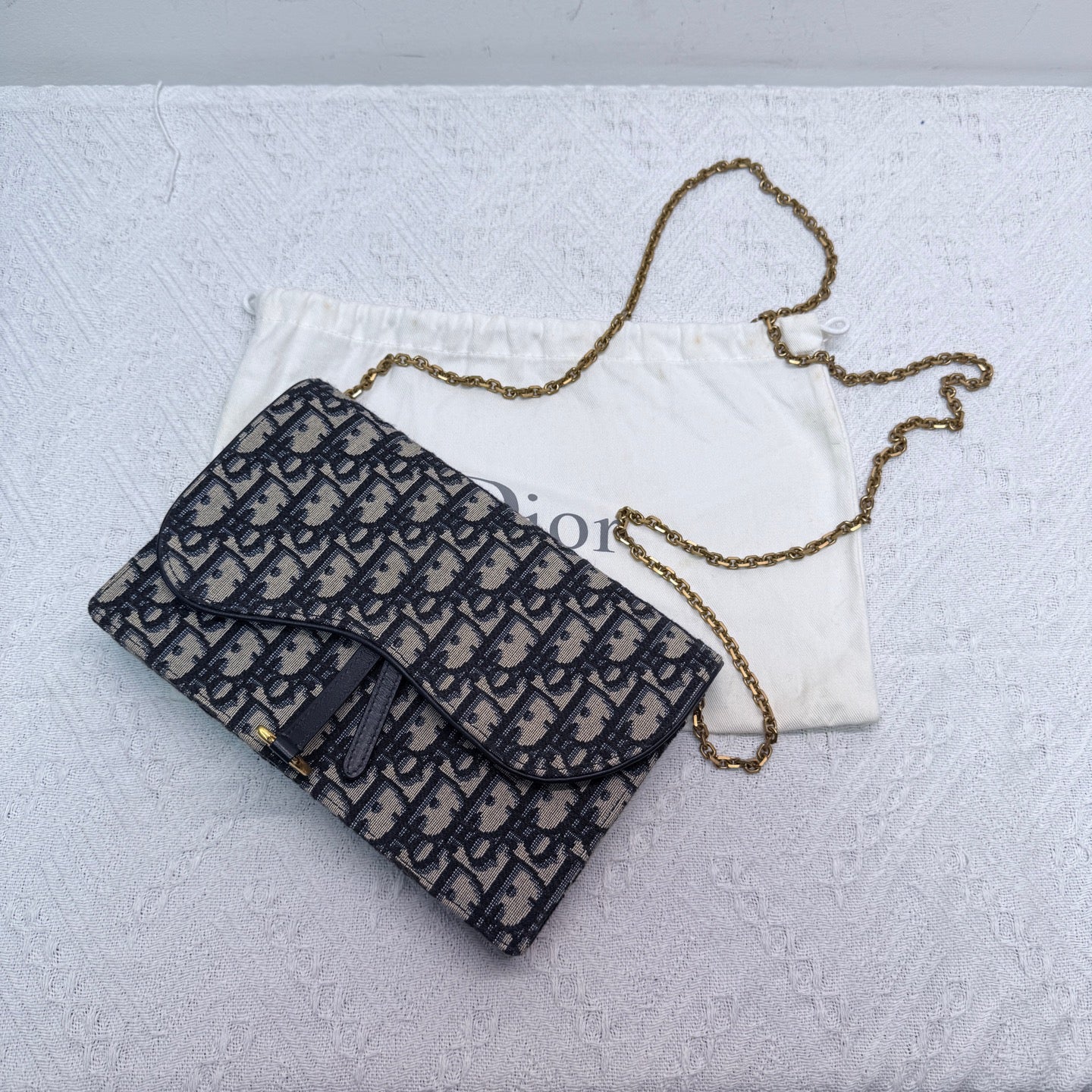 Dior - Saddle WOC (Wallet on Chain) - Dior Oblique jacquard canvas with calfskin leather trim - Beige and Navy with Gold-Tone Hardware - (Standard)