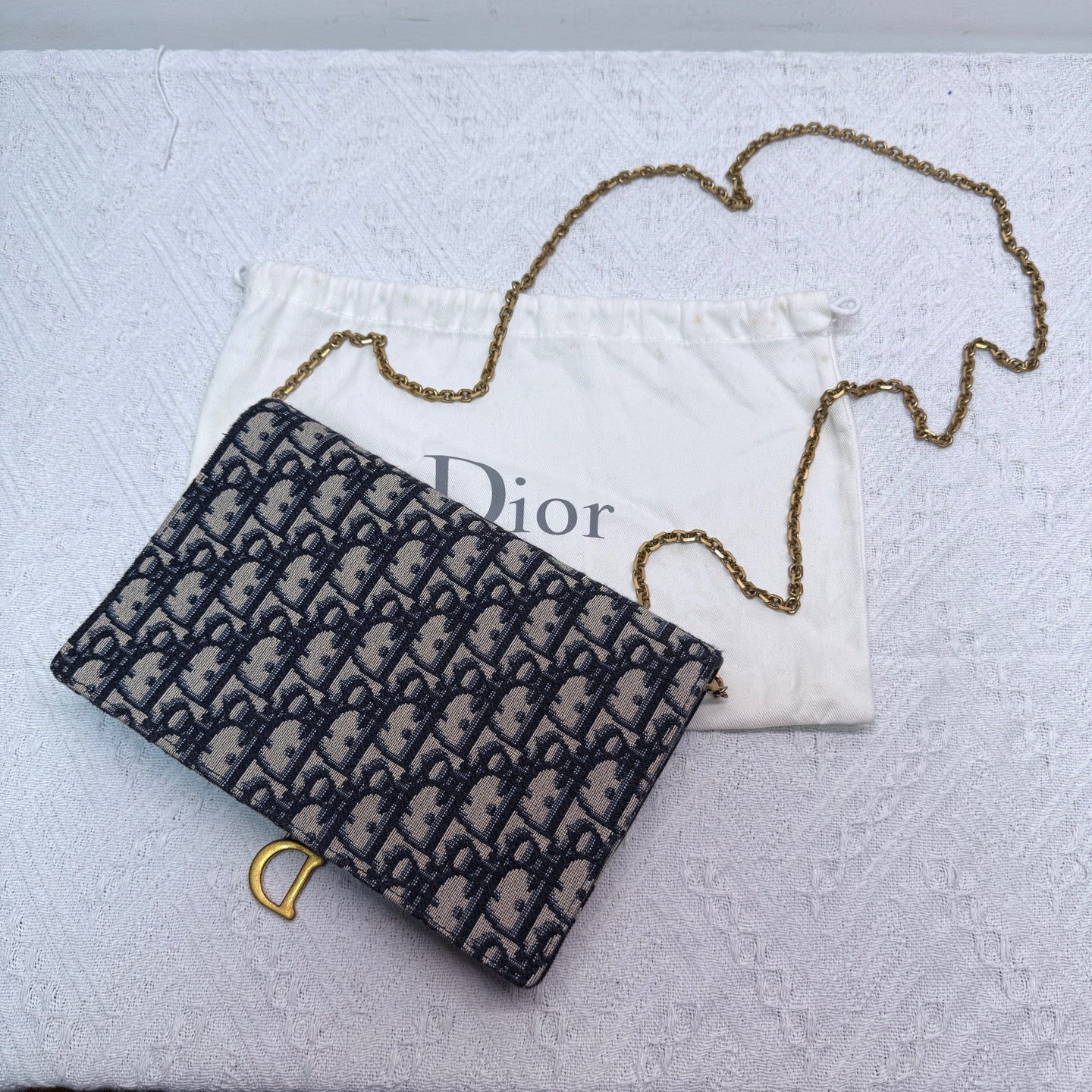 Dior - Saddle WOC (Wallet on Chain) - Dior Oblique jacquard canvas with calfskin leather trim - Beige and Navy with Gold-Tone Hardware - (Standard)