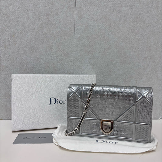 Dior - Silver Shield Wallet on Chain - Leather - Silver - (mini)