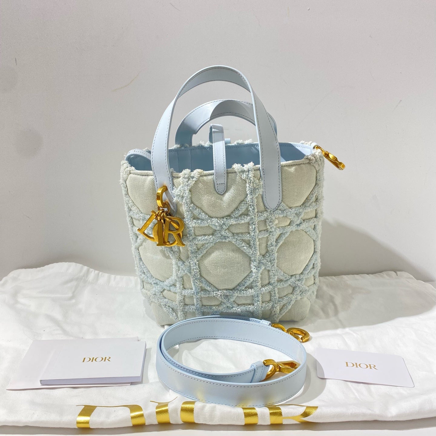 Dior - Toujours Small Vertical Handbag - Denim with leather trim - Blue - (Small)