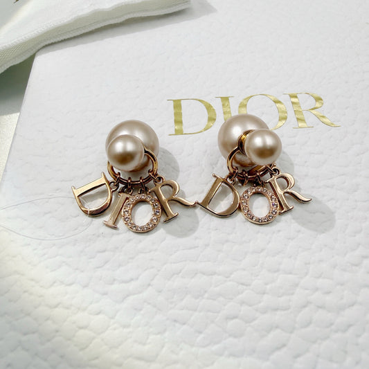 Dior - Tribales - Gold-tone metal with faux pearls and crystal embellishments. - Pink
