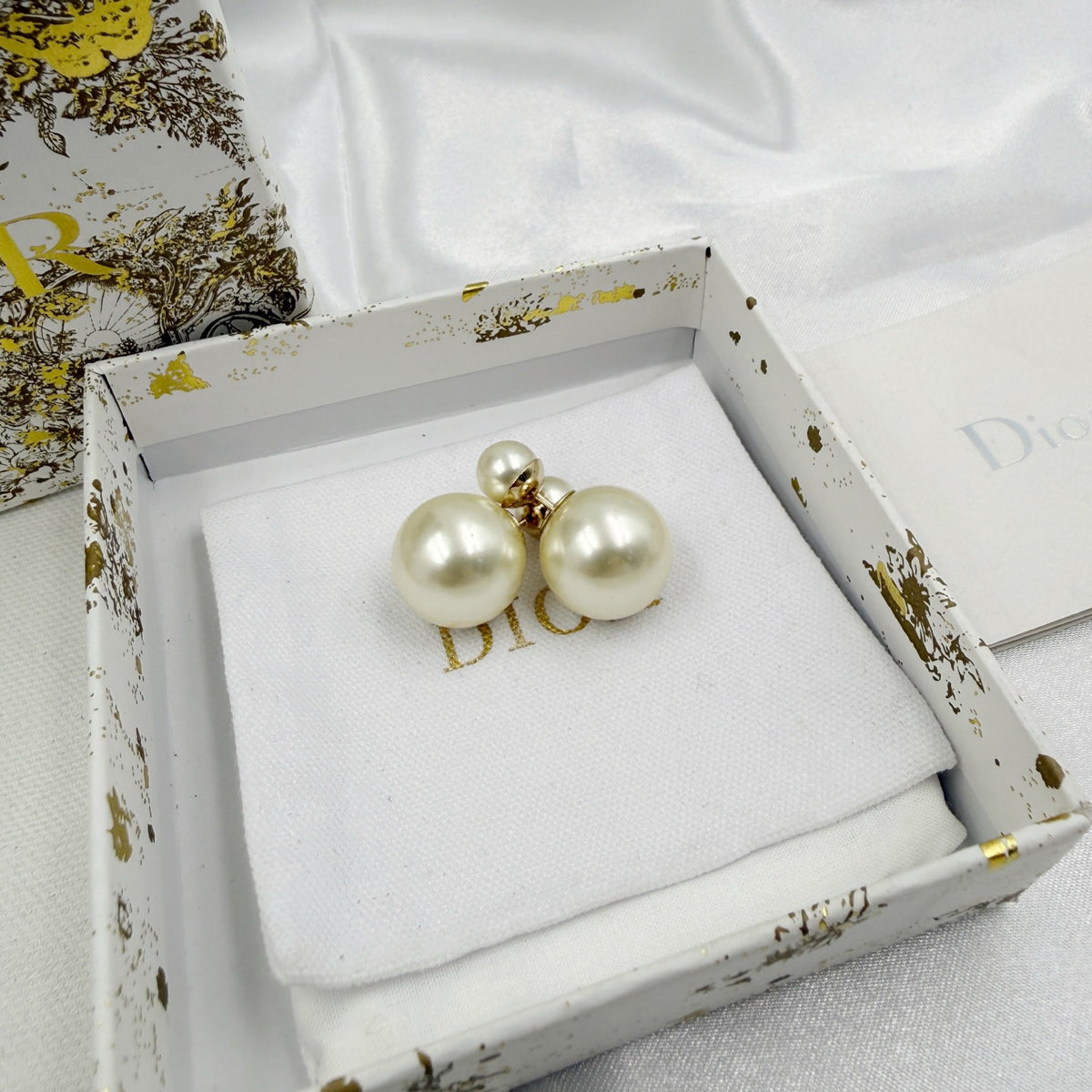 Dior - Tribales - Gold-tone metal with resin pearls - White