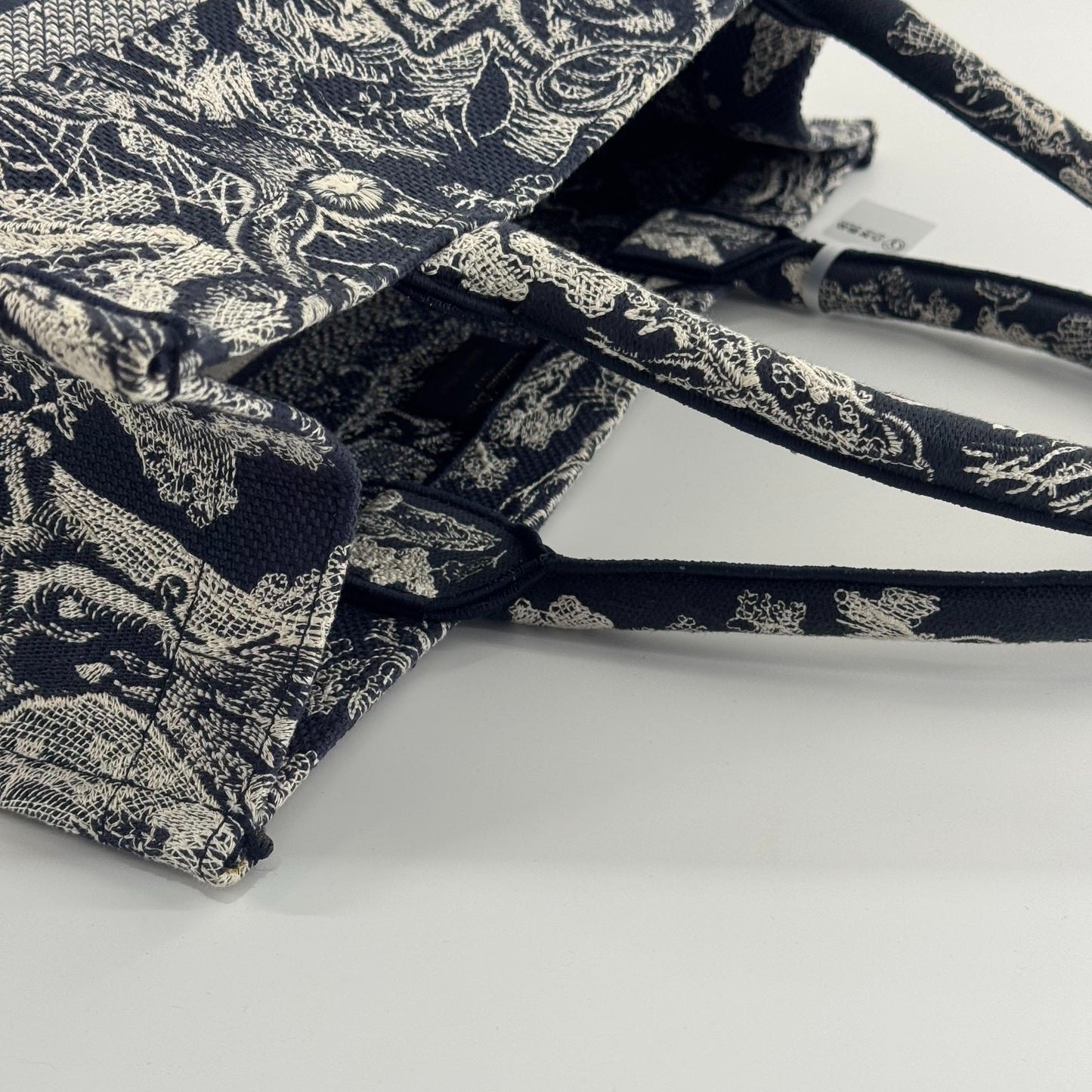 Dior Animal Zoo Embroidery Tote Cloth Multicolour JG010-013000328062 - view 14