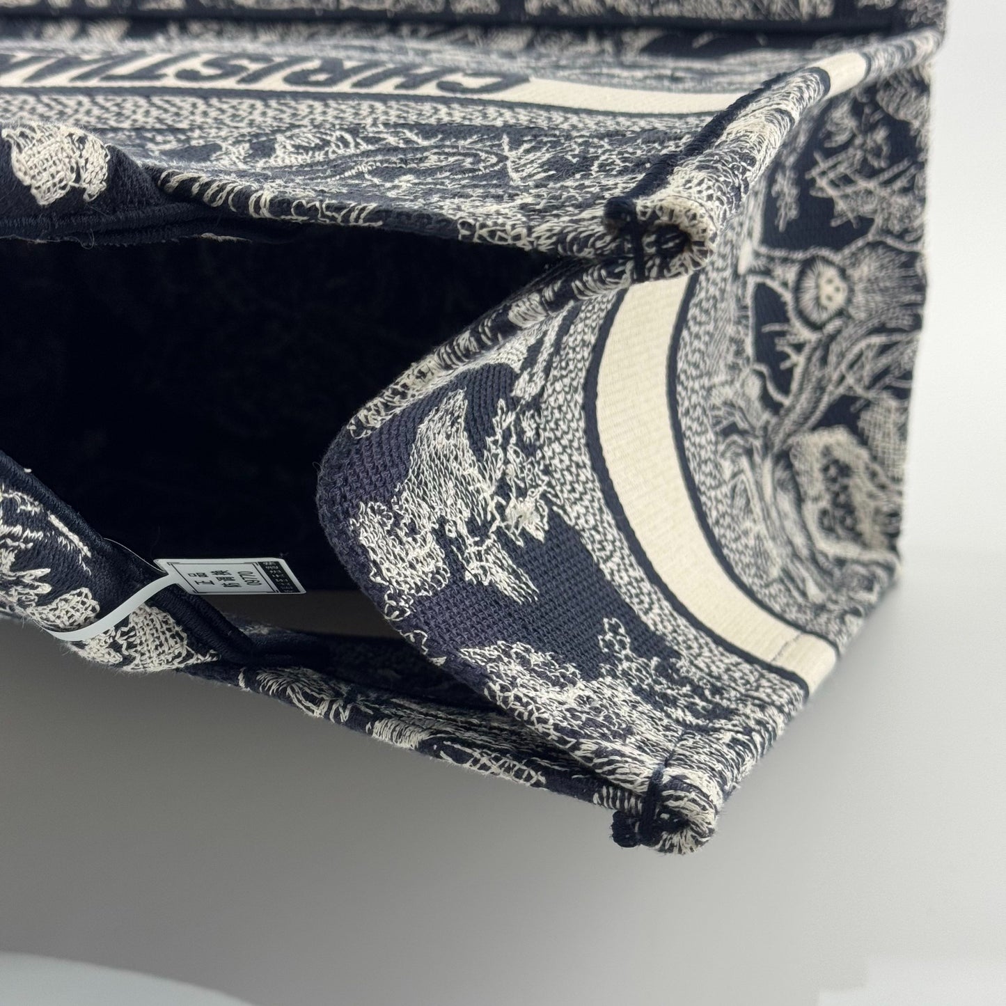 Dior Animal Zoo Embroidery Tote Cloth Multicolour JG010-013000328062 - view 10