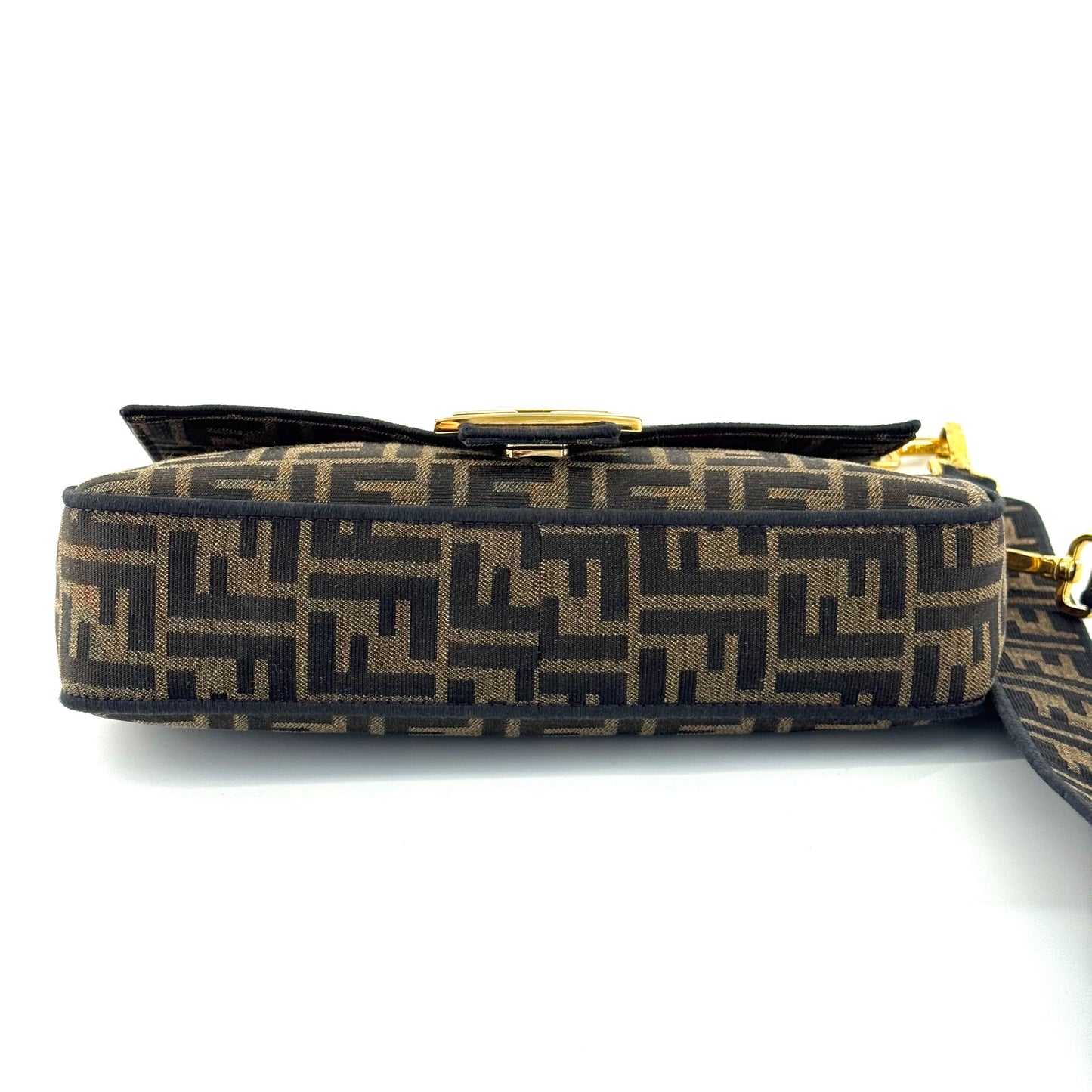 Fendi - Baguette - Canvas and Leather - Brown - (Medium)