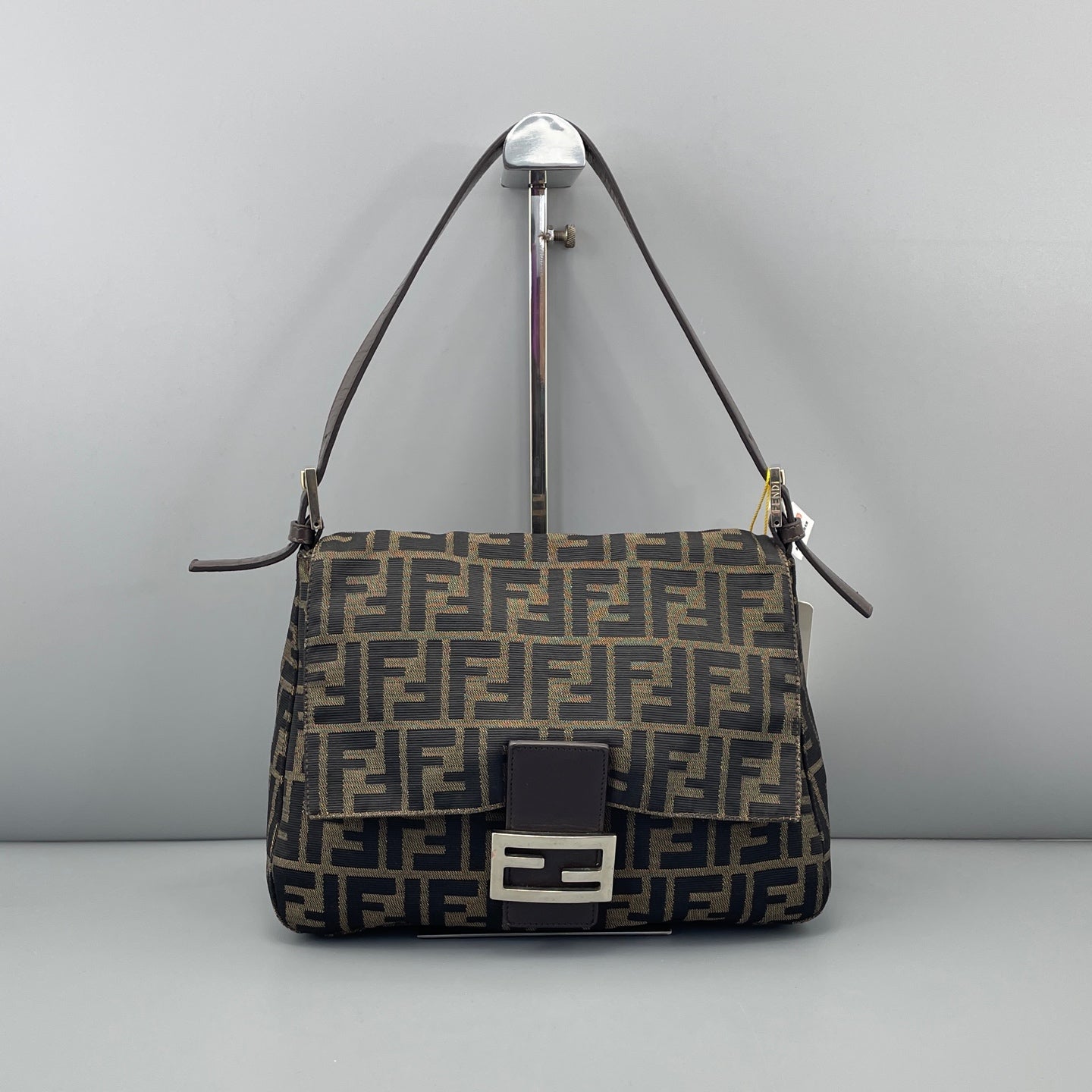 Fendi - Baguette - Canvas with leather trim - Brown - (medium)