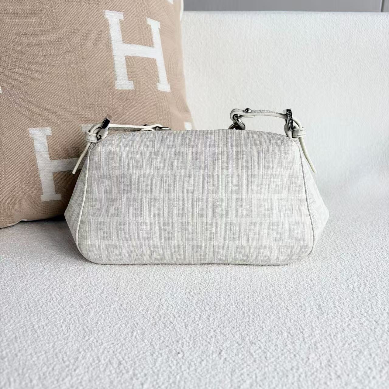 Fendi - Baguette Chain Bag - Coated canvas - Off-white with Grey FF Monogram - (mini)