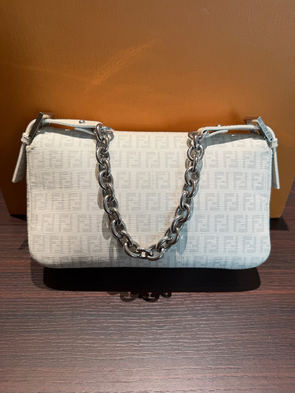Fendi - Baguette - Cloth - Beige