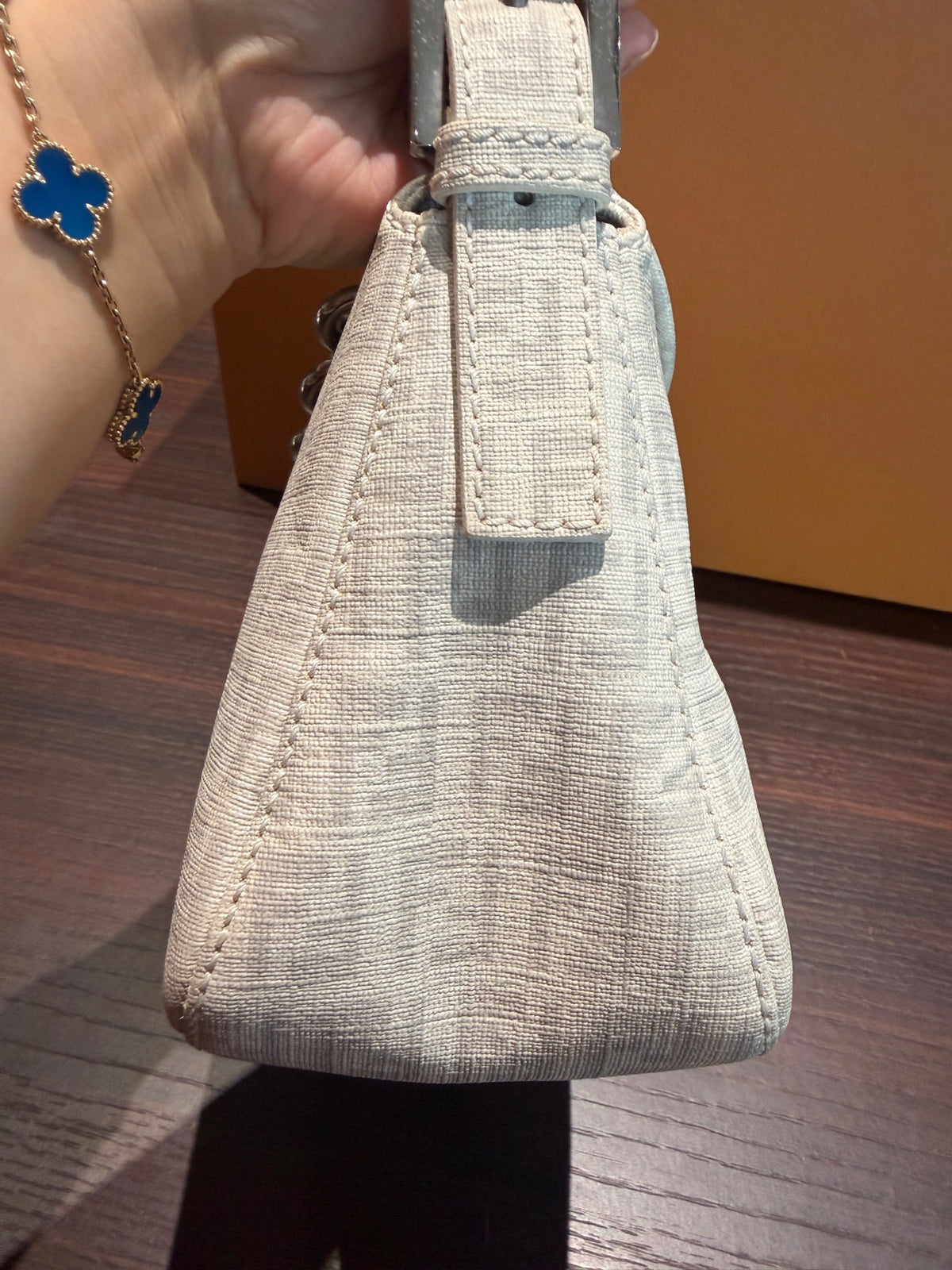 Fendi - Baguette - Cloth - Beige