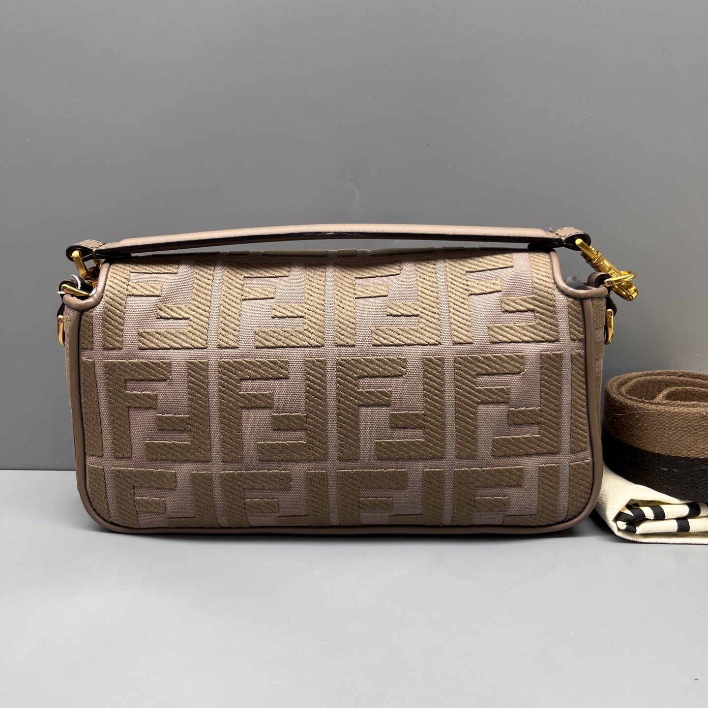 Fendi - Baguette - Cloth - Beige - (small)